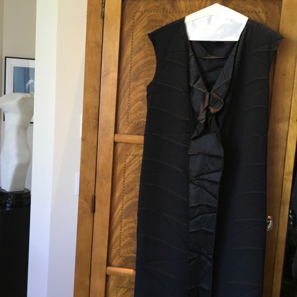 Dress.      Black